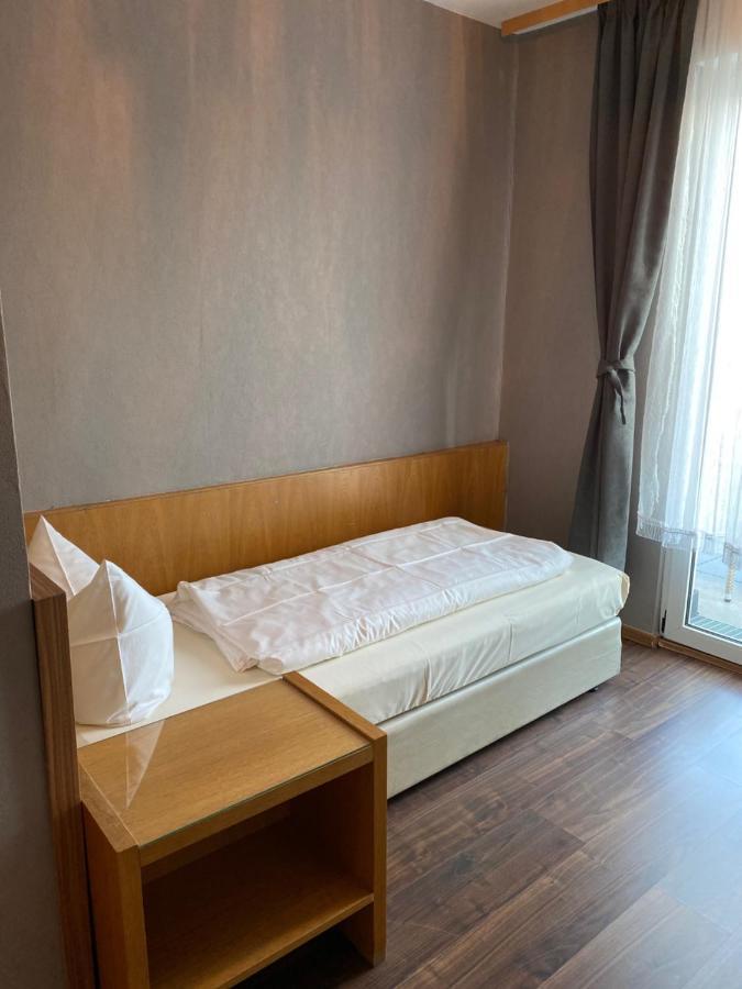 Hotel Rheinstein 로데스하임암라인 외부 사진